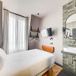 Maat Batignolles Отель
