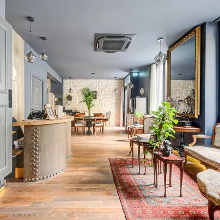Hotell Maat Batignolles 3*