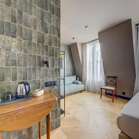 Maat Batignolles Hotell 3*