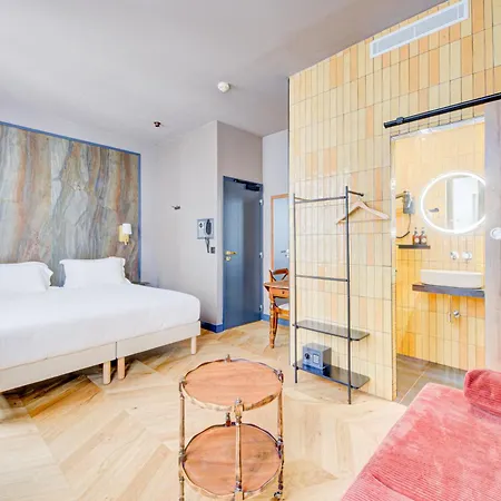 Maat Batignolles パリ