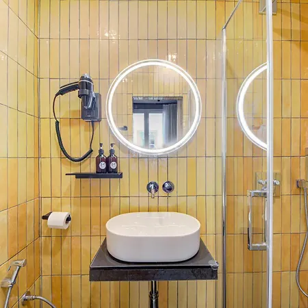 Maat Batignolles Hotell