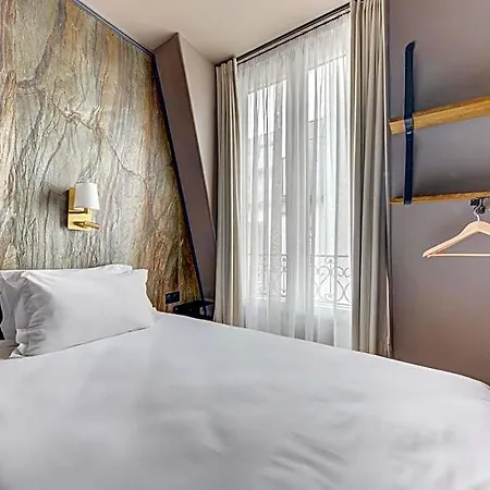 Maat Batignolles 3*