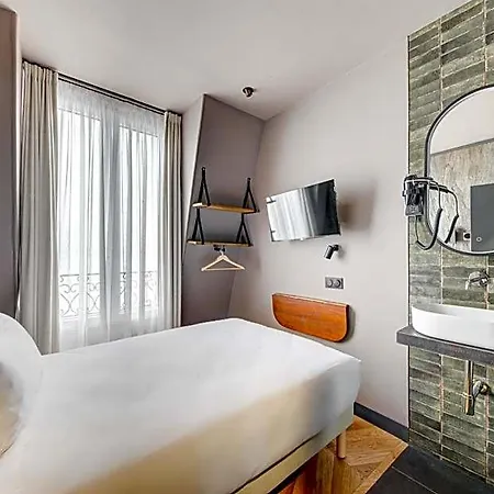 Maat Batignolles 3*