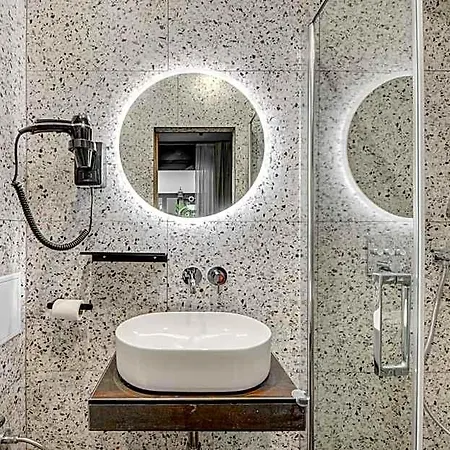 Szálloda Maat Batignolles 3*