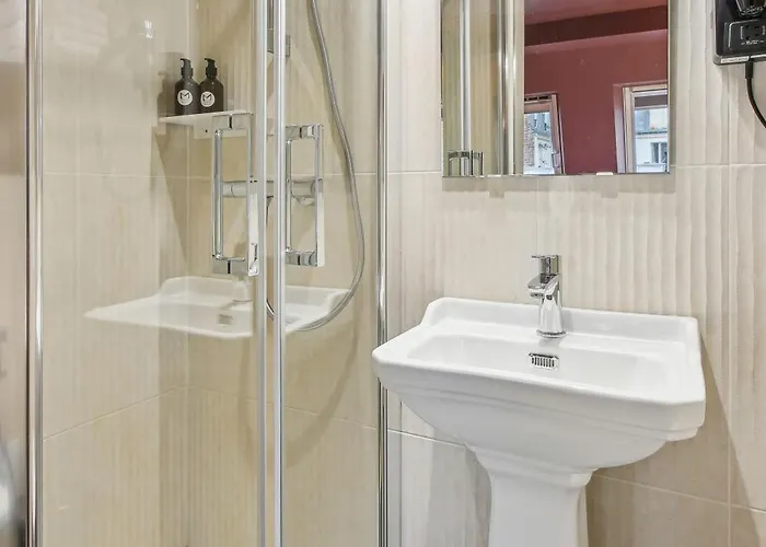 מלון Maat Batignolles פריז