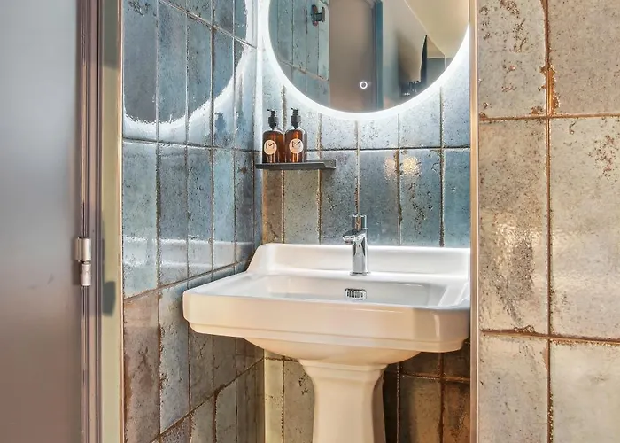 Maat Batignolles פריז