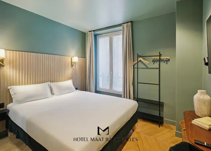 Maat Batignolles מלון