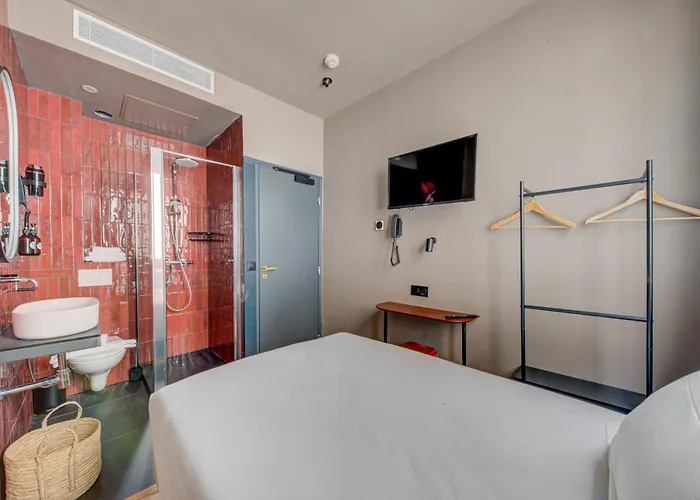 Maat Batignolles פריז