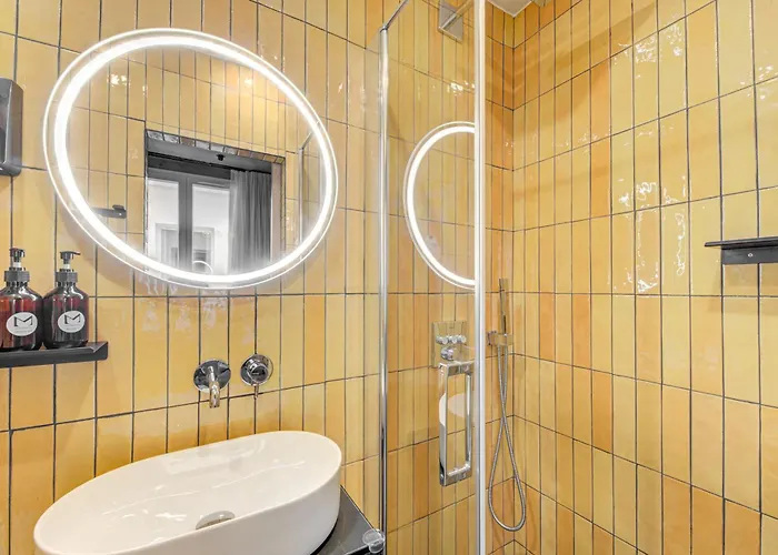 Maat Batignolles מלון פריז