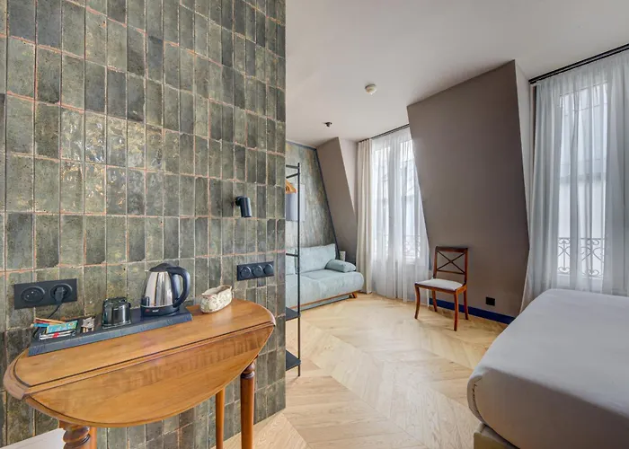 Maat Batignolles מלון 3*