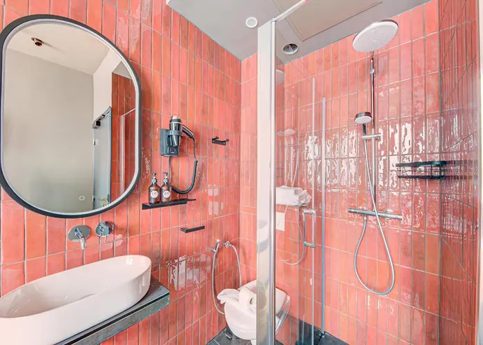 Maat Batignolles מלון פריז