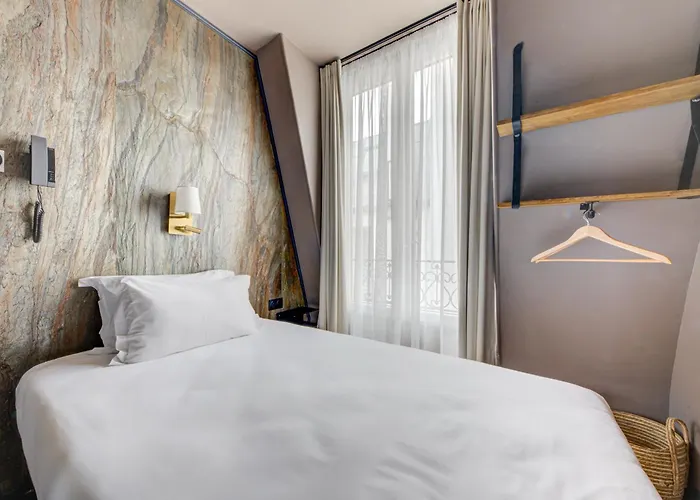 Maat Batignolles מלון פריז