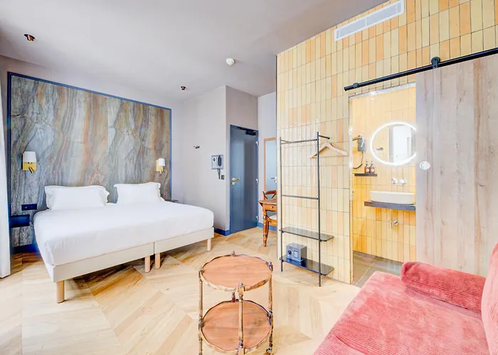 Maat Batignolles פריז