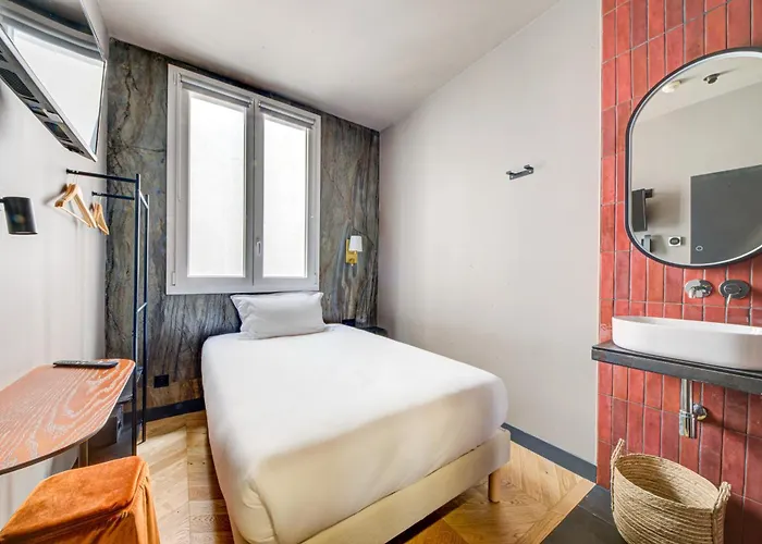 Maat Batignolles מלון 3*