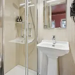 מלון Maat Batignolles פריז
