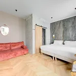 Maat Batignolles 3*