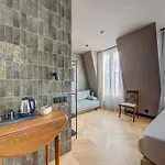 Maat Batignolles מלון 3*