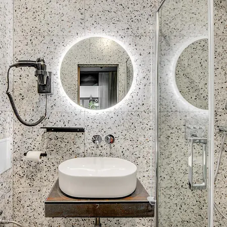 Maat Batignolles 3* Paris