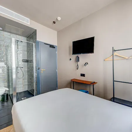 Maat Batignolles Hotel Paris