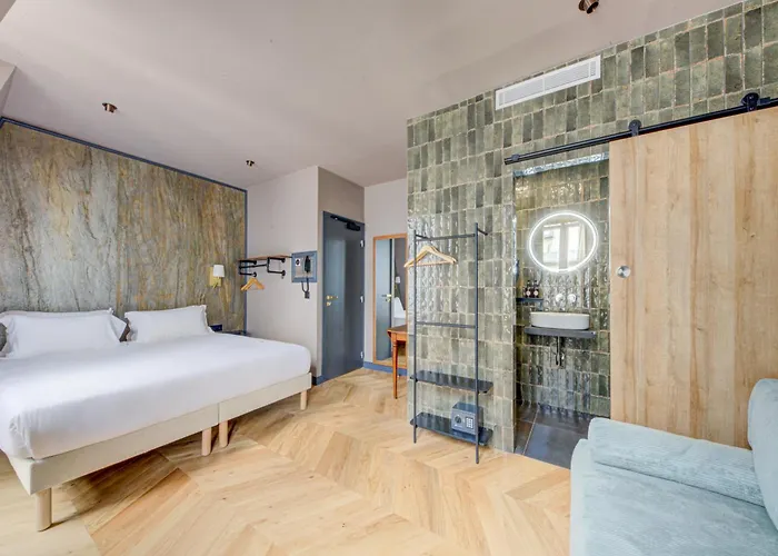 Hotel Maat Batignolles 3*