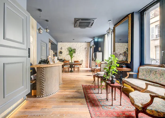 Hotel Maat Batignolles 3*