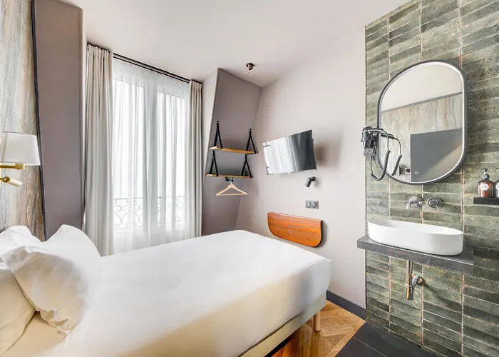 Maat Batignolles Hotel